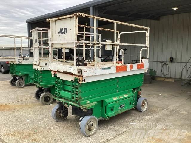 JLG 3246ES Saksilavat