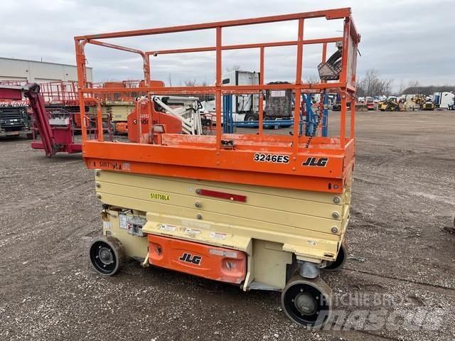 JLG 3246ES Saksilavat