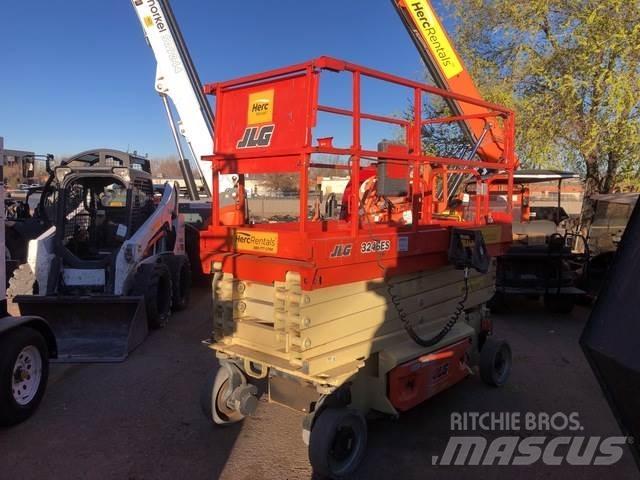 JLG 3246ES Saksilavat