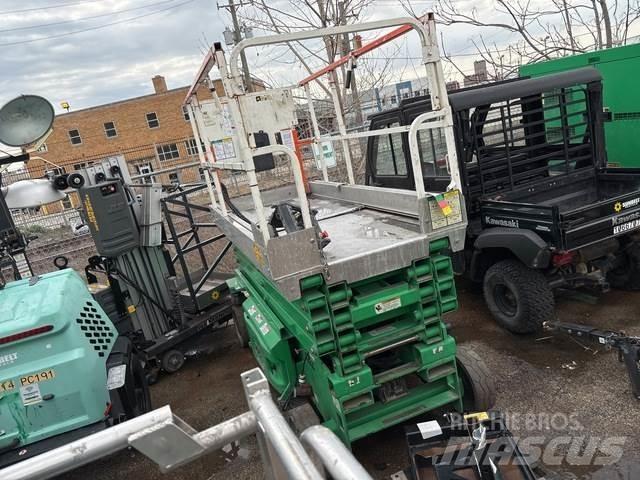 JLG 3246ES Saksilavat