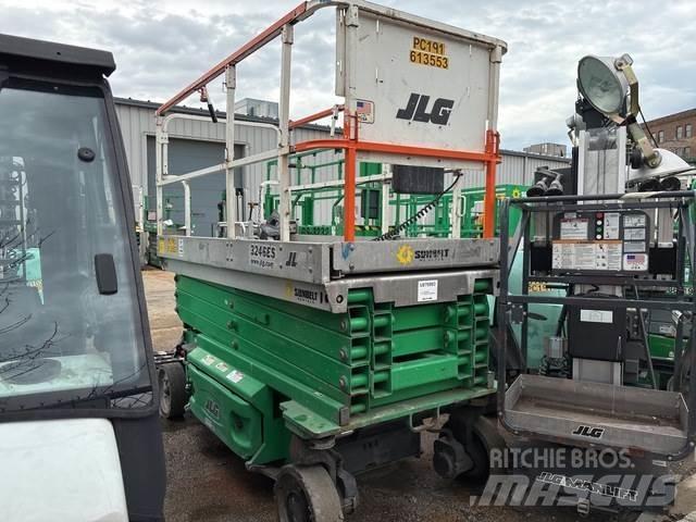 JLG 3246ES Saksilavat