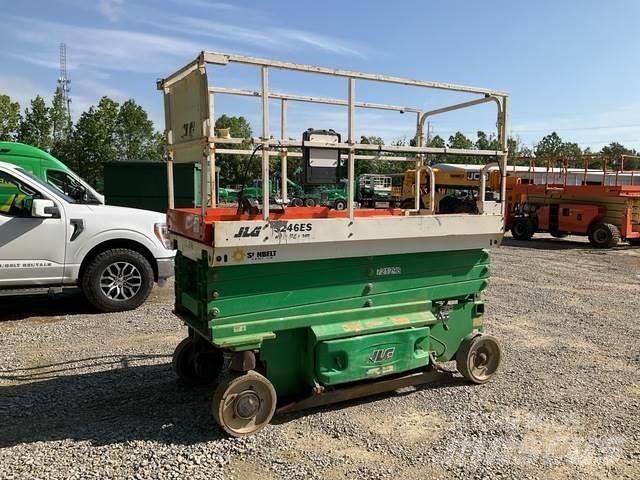 JLG 3246ES Saksilavat