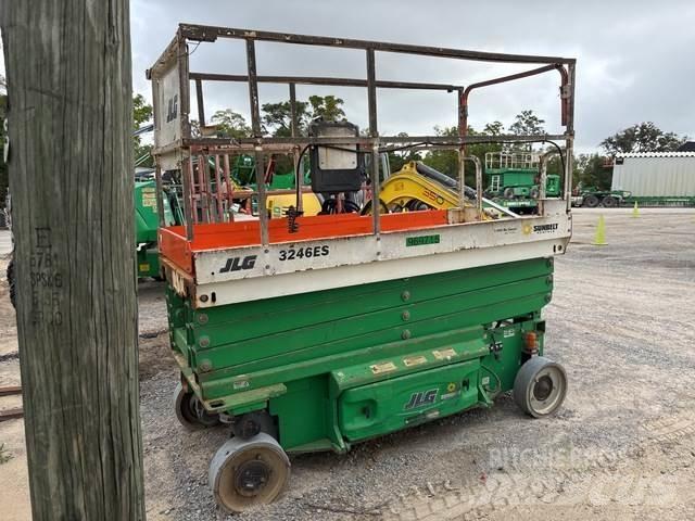 JLG 3246ES Saksilavat