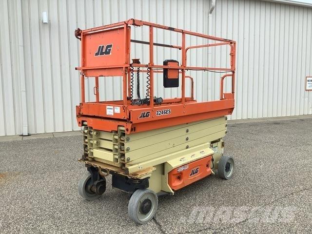 JLG 3246ES Saksilavat