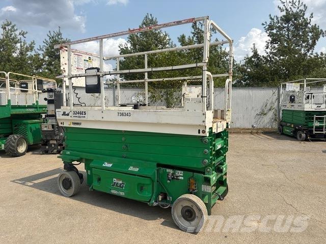 JLG 3246ES Saksilavat
