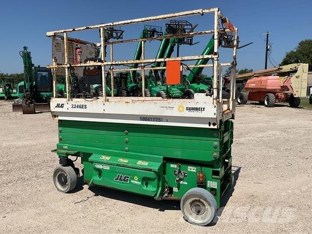 JLG 3246ES Saksilavat