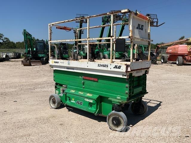 JLG 3246ES Saksilavat