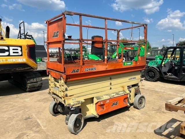 JLG 3246ES Saksilavat