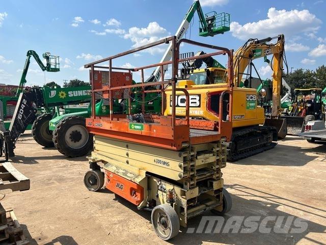 JLG 3246ES Saksilavat