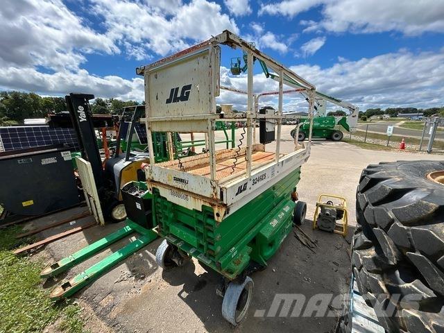 JLG 3246ES Saksilavat