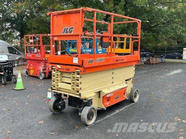 JLG 3246ES Saksilavat
