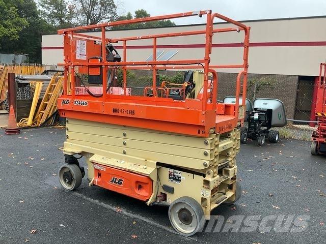 JLG 3246ES Saksilavat