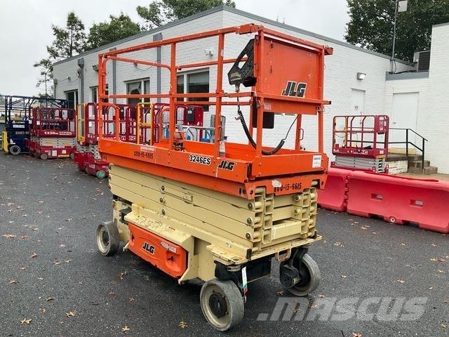 JLG 3246ES Saksilavat