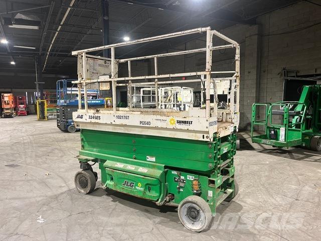 JLG 3246ES Saksilavat