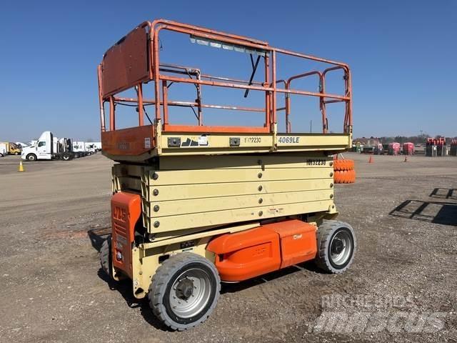 JLG 4069LE Saksilavat