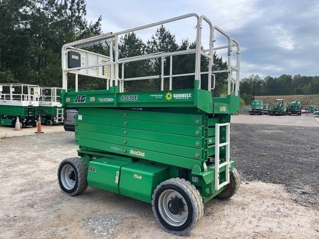 JLG 4069LE Saksilavat