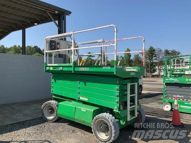 JLG 4069LE Saksilavat