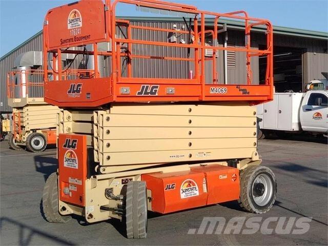 JLG 4069LE Saksilavat