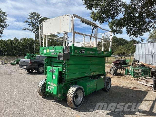 JLG 4069LE Saksilavat