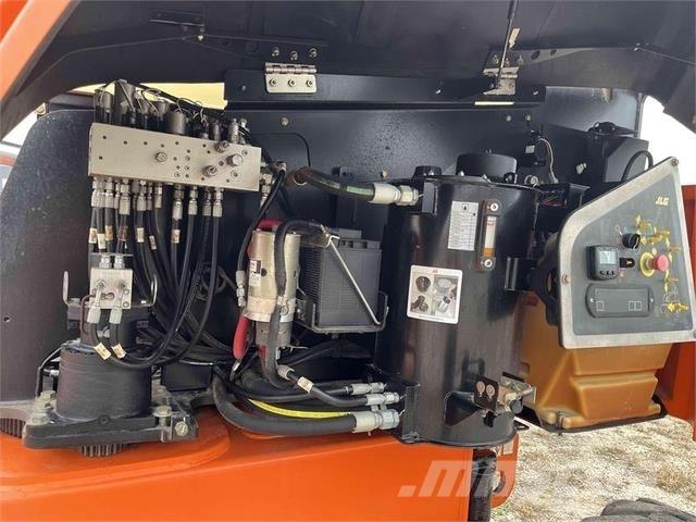 JLG 460SJ Teleskooppipuominostimet