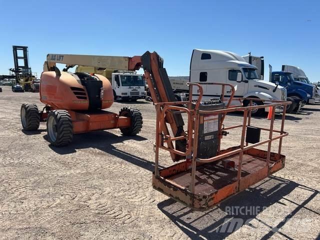 JLG 600AJ Kuukulkijat