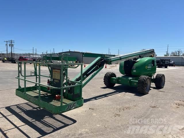 JLG 600AJ Kuukulkijat