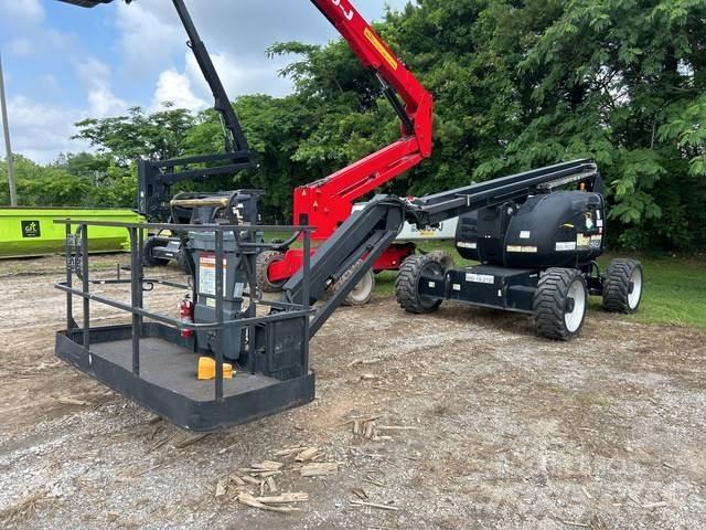 JLG 600AJ Kuukulkijat