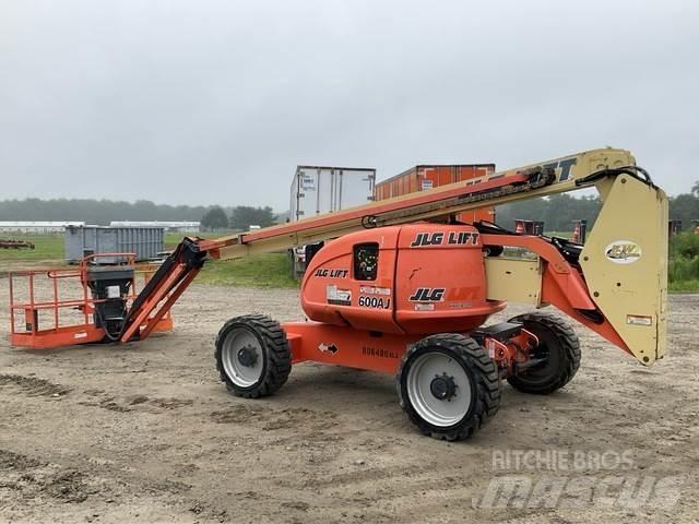 JLG 600AJ Kuukulkijat
