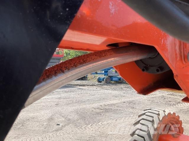 JLG 600AJ Kuukulkijat