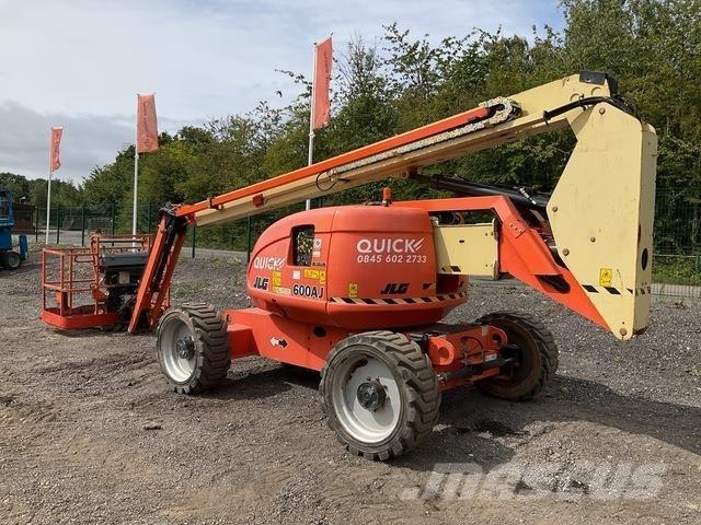 JLG 600AJ Kuukulkijat
