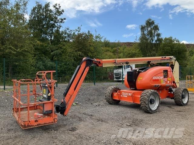 JLG 600AJ Kuukulkijat
