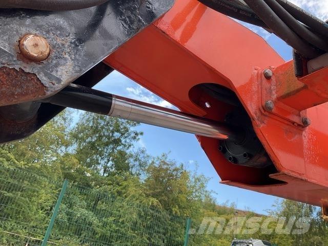 JLG 600AJ Kuukulkijat