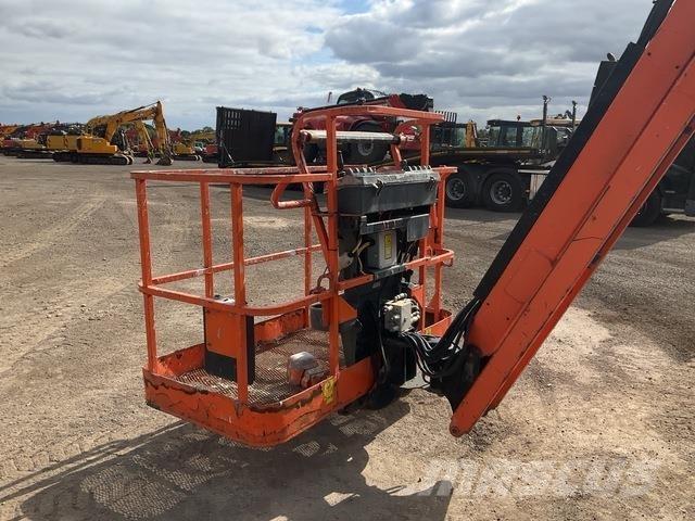 JLG 600AJ Kuukulkijat