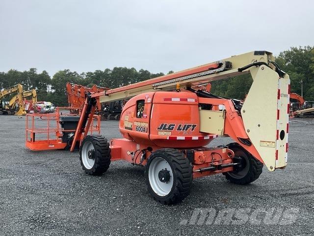 JLG 600AJ Kuukulkijat