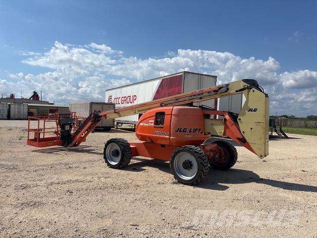 JLG 600AJ Kuukulkijat