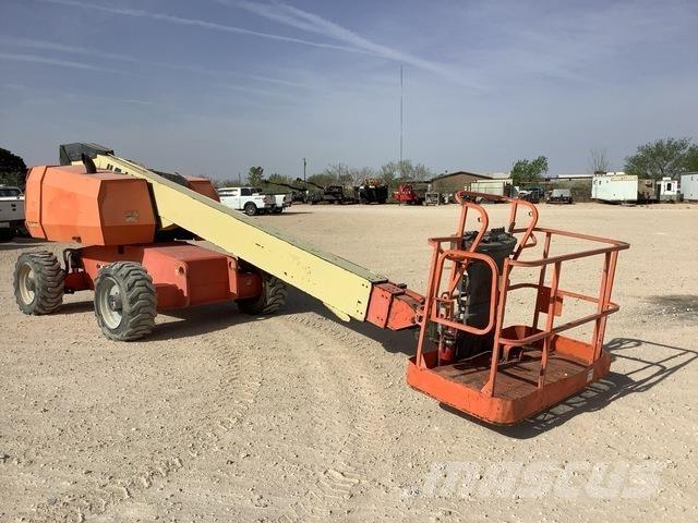 JLG 600S Teleskooppipuominostimet