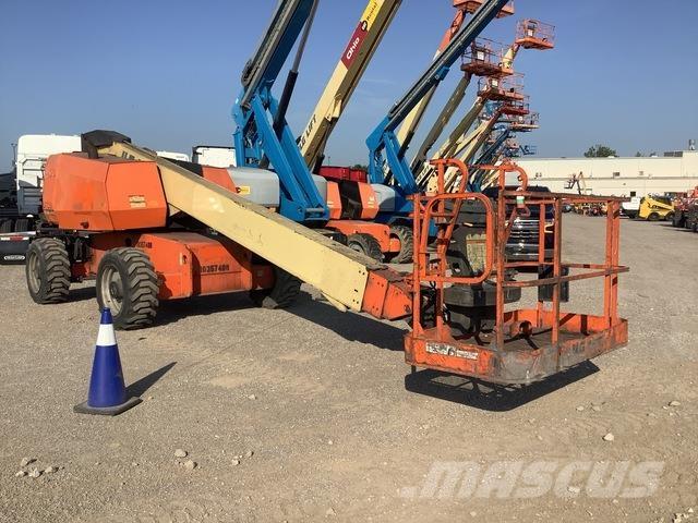 JLG 600S Teleskooppipuominostimet