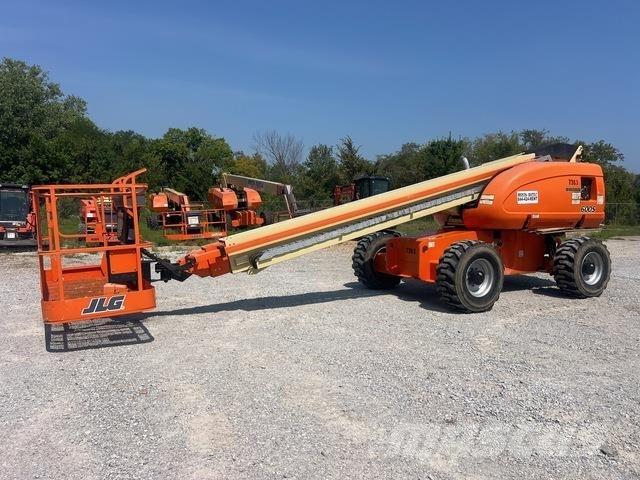 JLG 600S Teleskooppipuominostimet