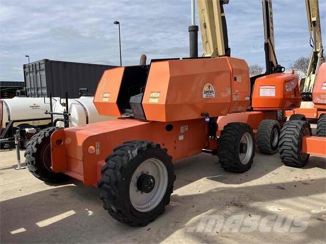 JLG 600S Teleskooppipuominostimet