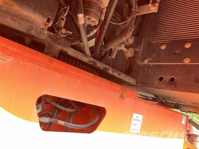 JLG 660SJ Teleskooppipuominostimet
