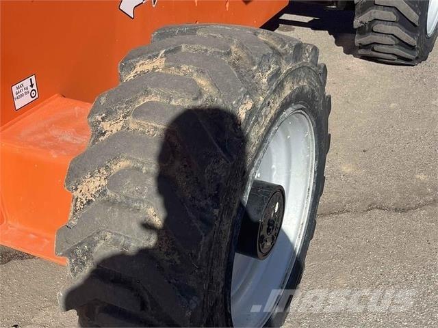 JLG 660SJ Teleskooppipuominostimet