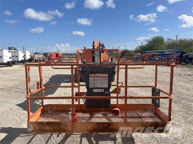 JLG 660SJ Teleskooppipuominostimet