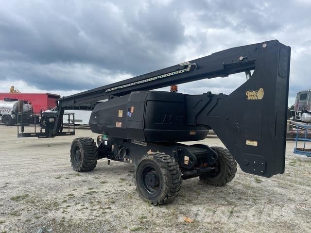 JLG 800A Kuukulkijat