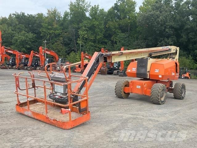 JLG 800AJ Kuukulkijat