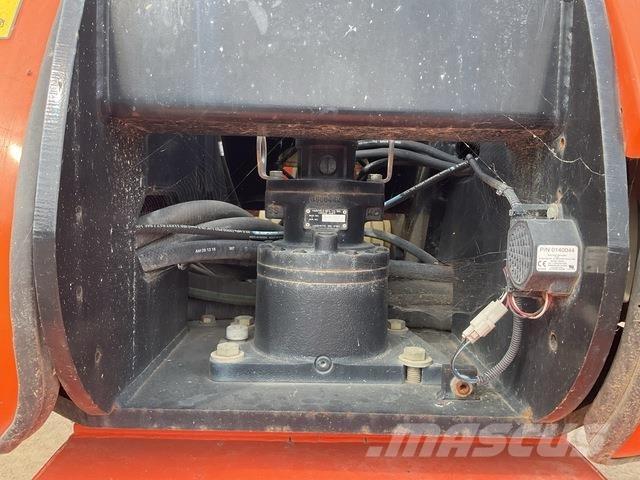 JLG 860SJ Teleskooppipuominostimet