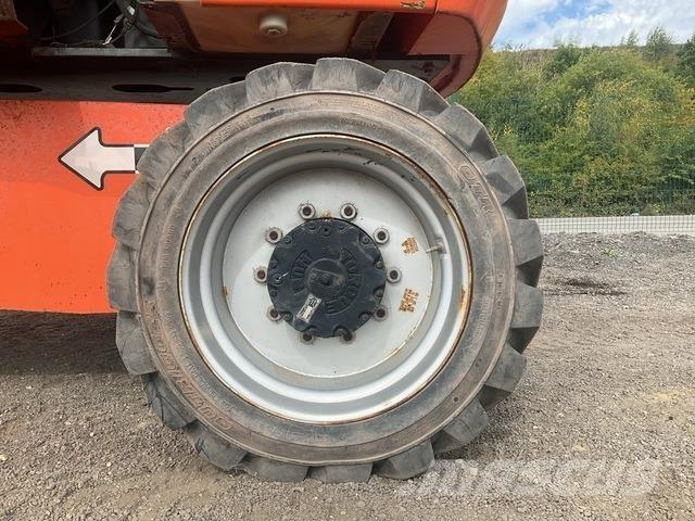 JLG 860SJ Teleskooppipuominostimet