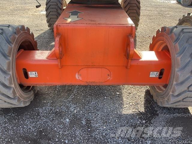 JLG 860SJ Teleskooppipuominostimet