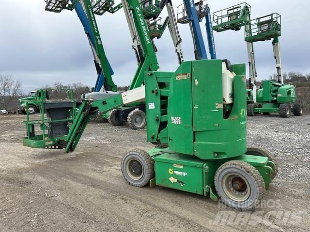 JLG E300AJ Kuukulkijat