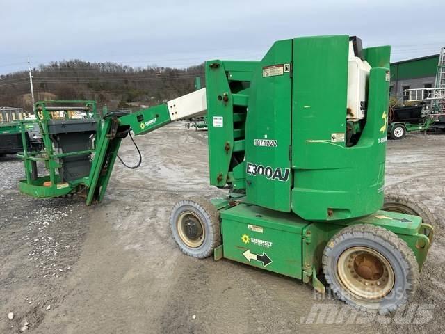 JLG E300AJ Kuukulkijat