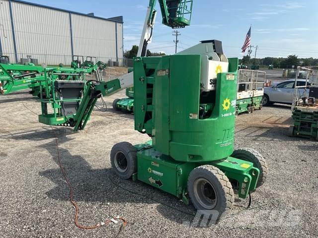 JLG E300AJ Kuukulkijat